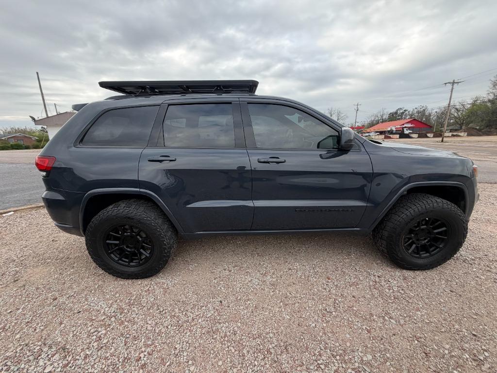 2018 Jeep Grand Cherokee Altitude - Photo 17
