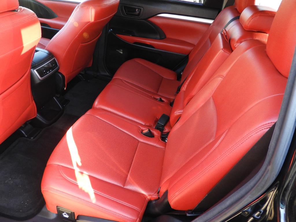 2018 Toyota Highlander LE - Photo 8