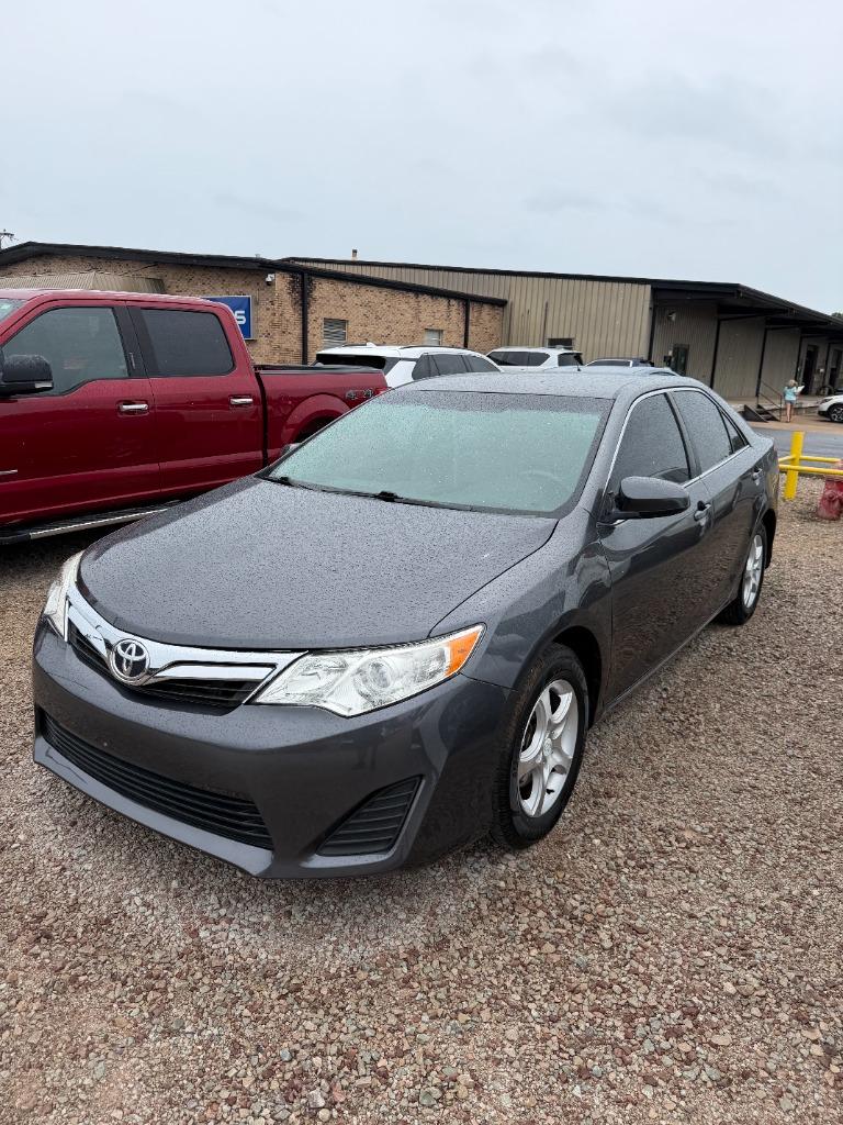 2014 Toyota Camry 2.5 Auto LE's photo